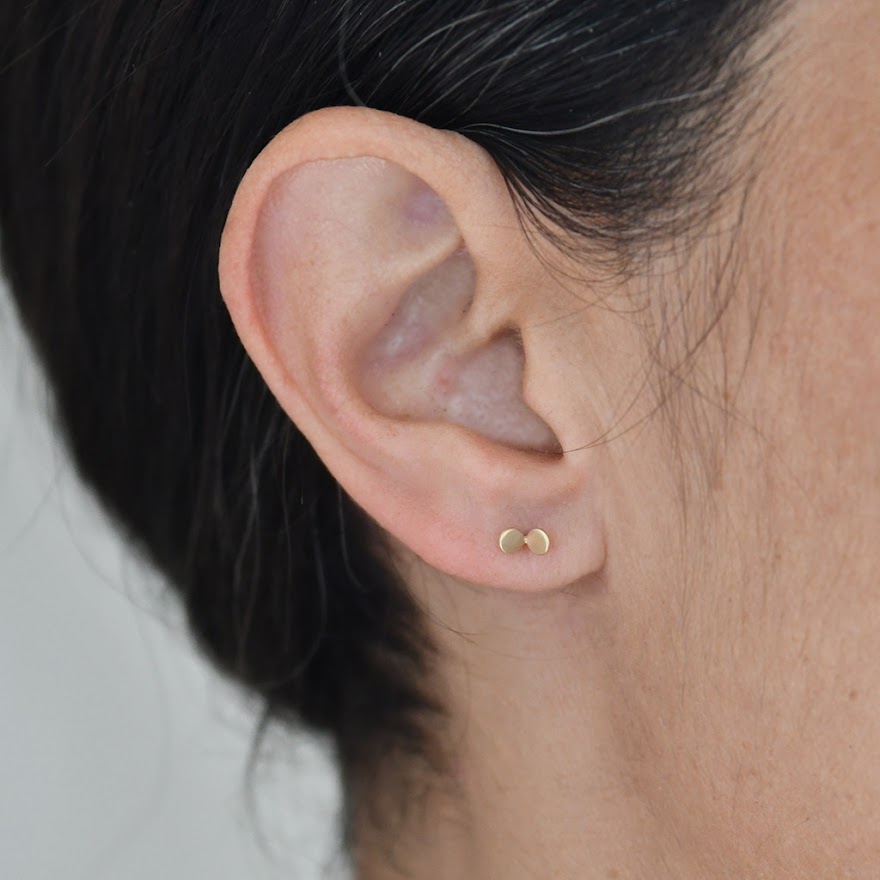 Wing Dot Studs in 14ct gold - Carla Caruso