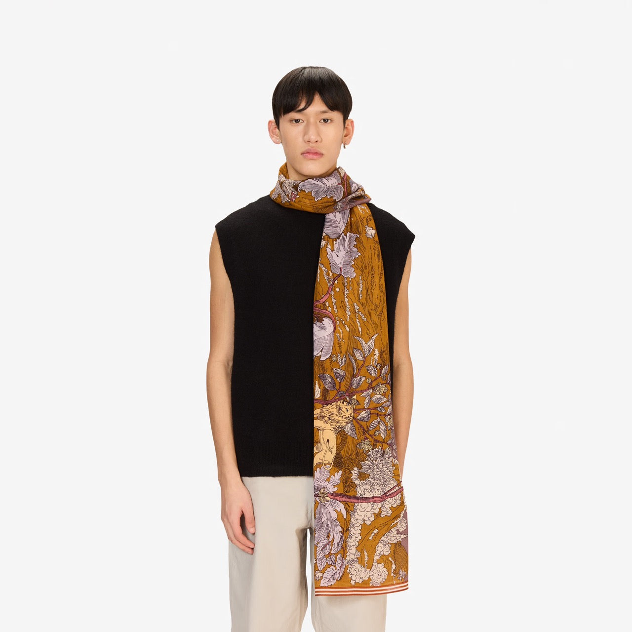 Histoire Wool Scarf in Purple - Inoui Editions