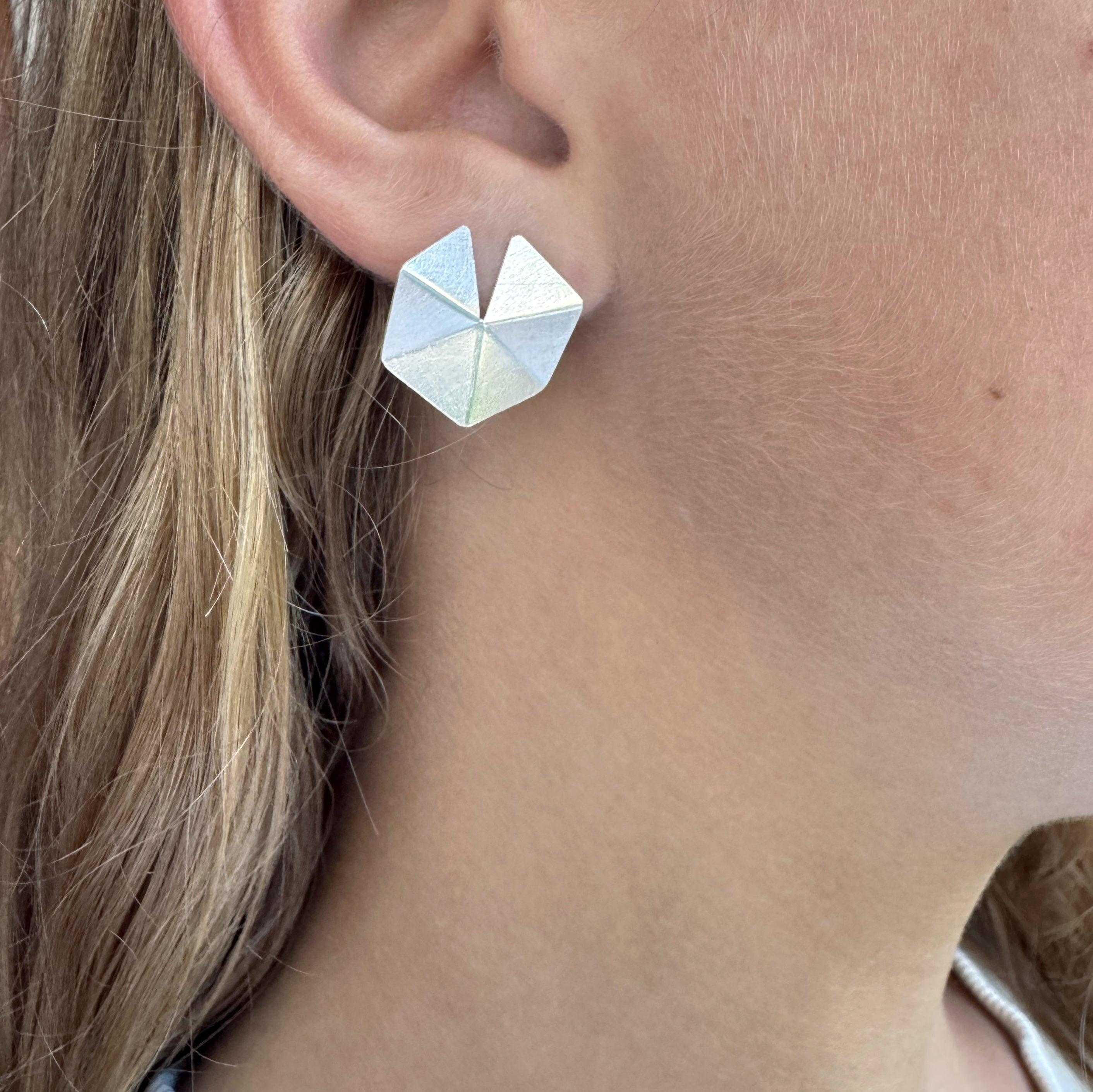 Hexagon Silver Studs - Ananda Ungphakorn