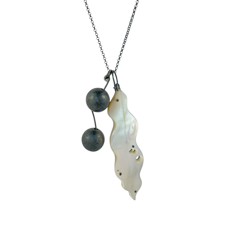 Tarata Mother of Pearl Necklace - Cynthia Nge