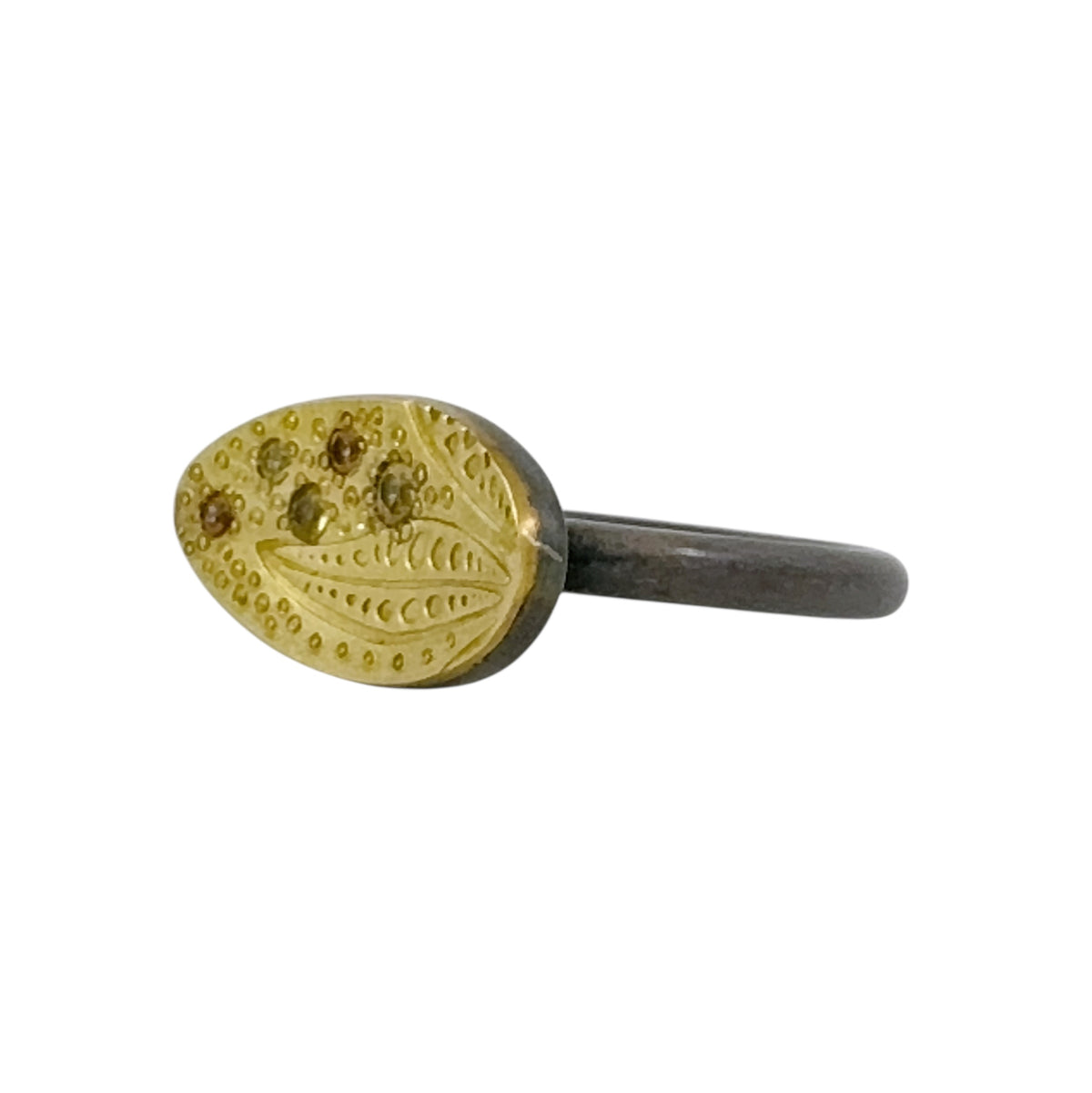 Dotty Leaf Ring - Robin Wells