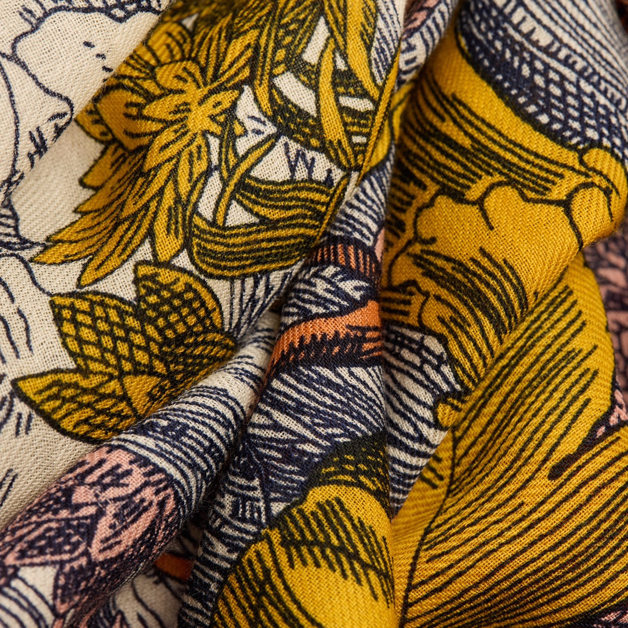 Histoire Wool Scarf in Purple - Inoui Editions