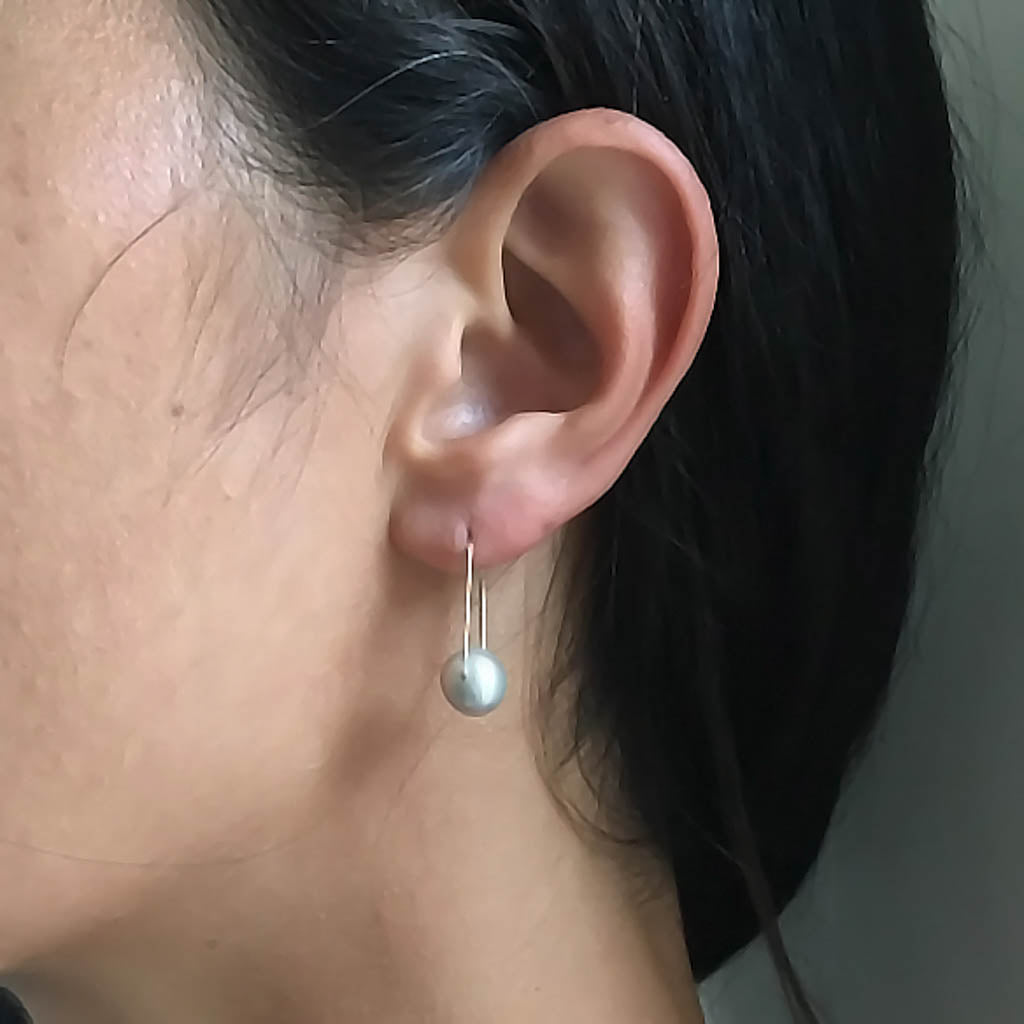 Wide Pearl Arch Earring in 14ct gold - Carla Caruso