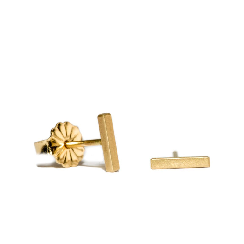 Edgy Bar Studs in 14ct gold - Carla Caruso